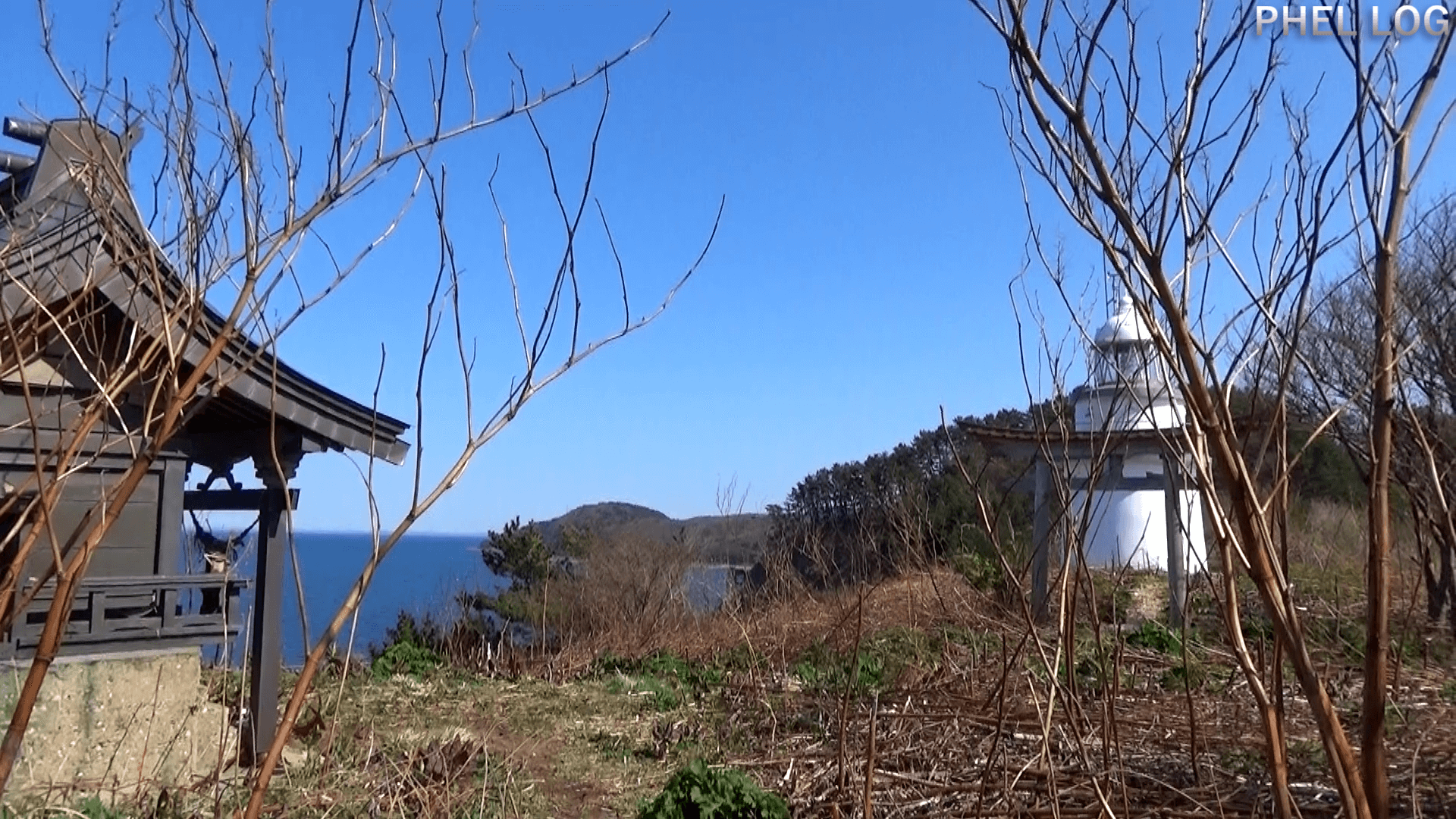 大島最奥　北西から見た弁天宮と陸奥大島灯台